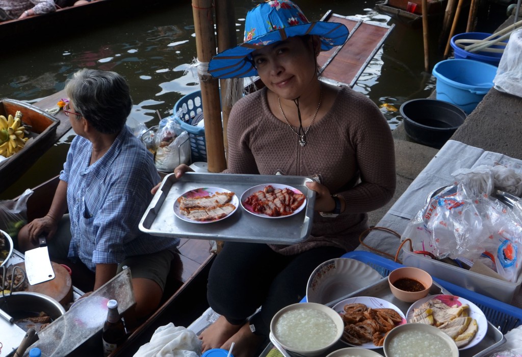 floating-market in thailand